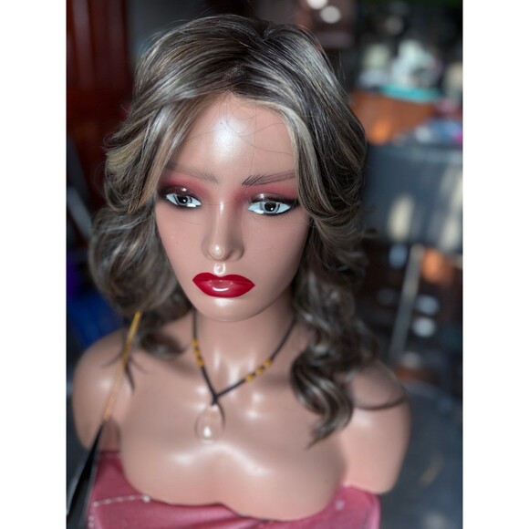 Belle tress “Elle” lux handtied cap wig in color Chocolate buttercream New main image 4